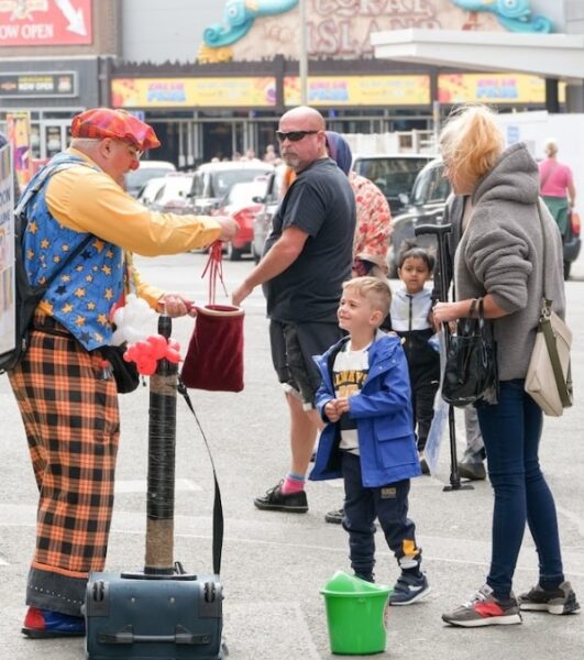 Children's Entertainer: Daniel Twist